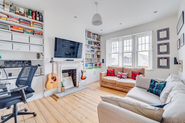 Flat for sale in Kings Court Mansions, 721 Fulham Road