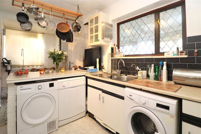 27, Bunyard Drive, Surrey photo 3