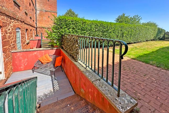5, Lawrence Walk, Exeter photo 3