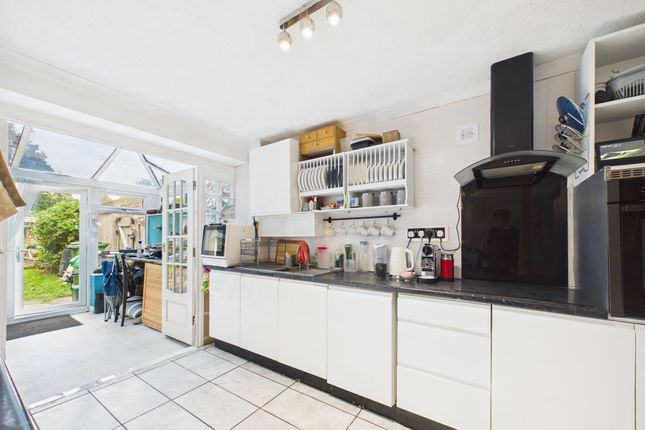 69 Underwood Road, Reading photo 4