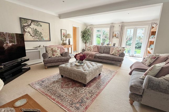 65, Yockley Close, CAMBERLEY photo 3