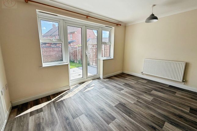 27, Somerset Way, Highbridge photo 2