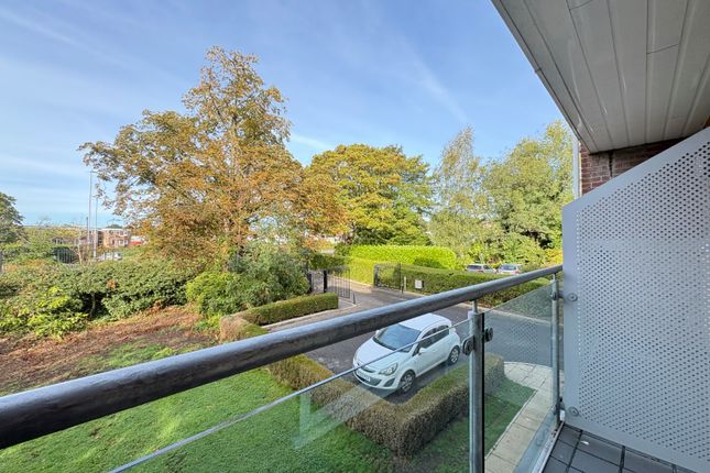 4 Chestnut Lodge, 468, Harrogate Road, Leeds photo 4