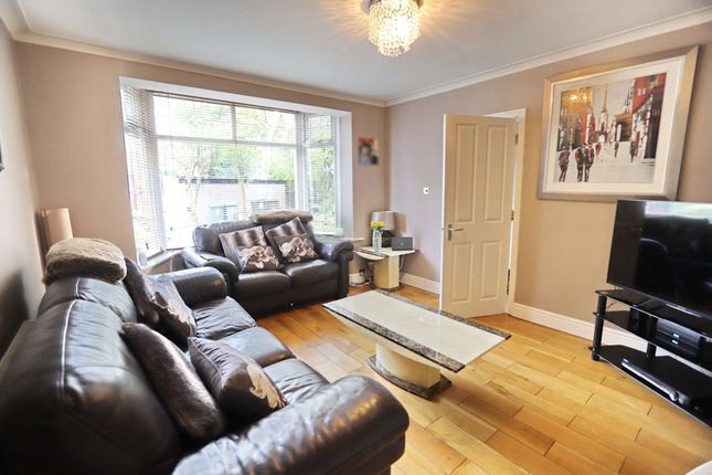 12 Roseland Drive, Manchester photo 4