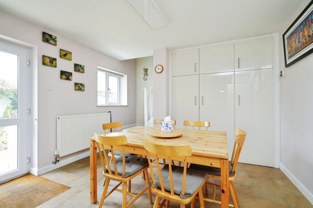 16, Saxel Close, Bampton photo 4