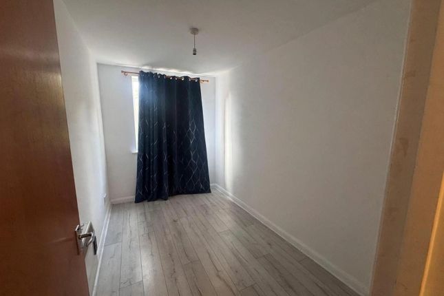 37, Coopers Court, Church Road, Acton photo 5