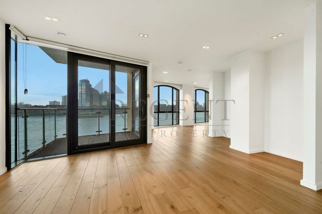 Flat 6, Chelsea Wharf, London photo 3