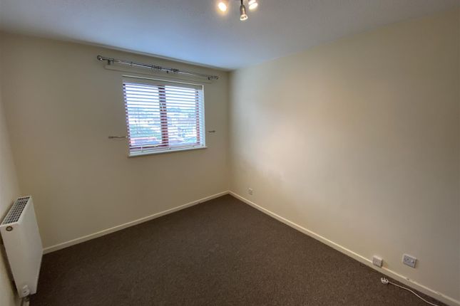 Flat to rent in School Hill, Chepstow