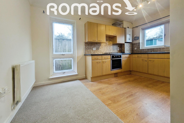 21b, Willow Crescent, Farnborough photo 4