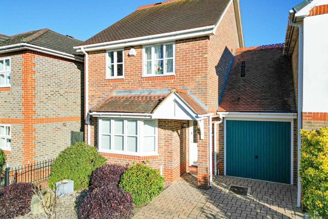 Link-detached house for sale in Springfield Mews, Emmer Green, Reading