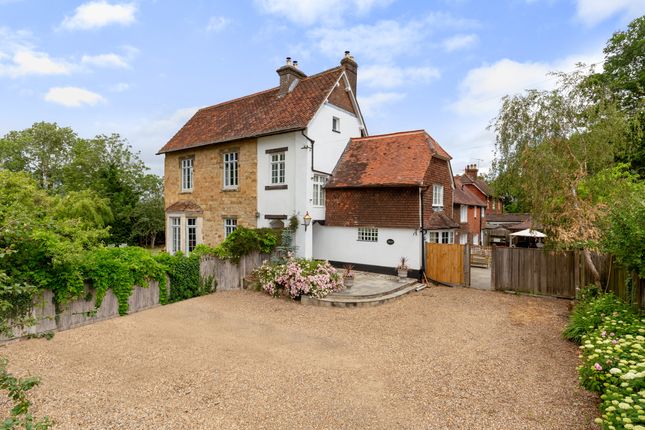Christmas Cottage,, Picketts Lane, Surrey photo 4