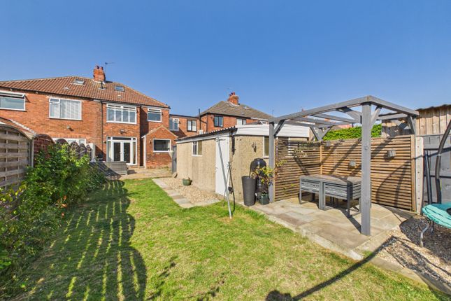 23, Tweendykes Road, Hull photo 4