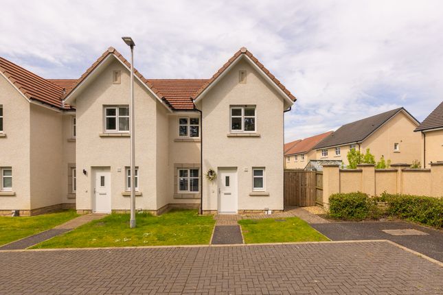 Thumbnail Property for sale in 17 Craigentarrie Mews, Balerno