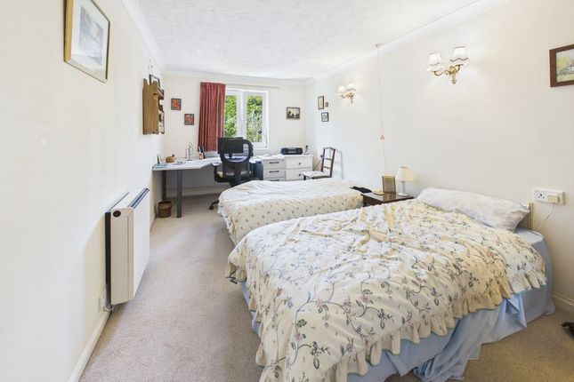 Flat 7, Bourne Court, 91 - 103 Croydon Road, Caterham photo 4
