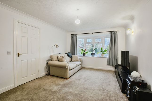 2, Stanley Close, Skegness photo 3