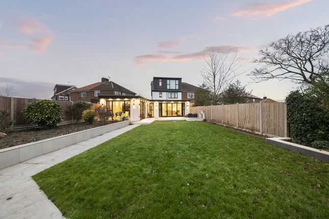 7, Ashness Gardens, Greenford photo 2