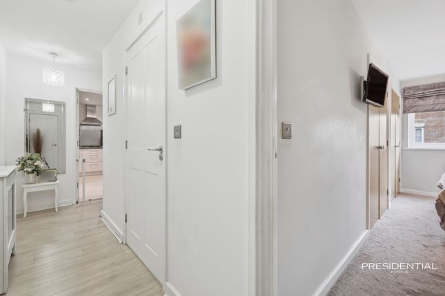 62 Blenheim Square, Epping photo 3