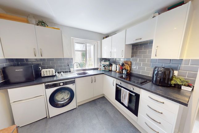 Flat 2 , 37, Holland Mews, Hove photo 3