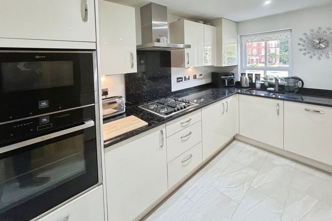 65, Clevelands Drive, Bolton photo 3