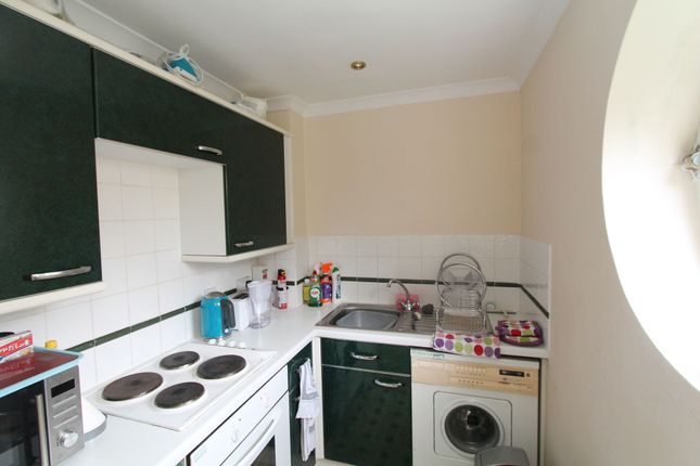 124 Walsingham Close, Hatfield photo 3