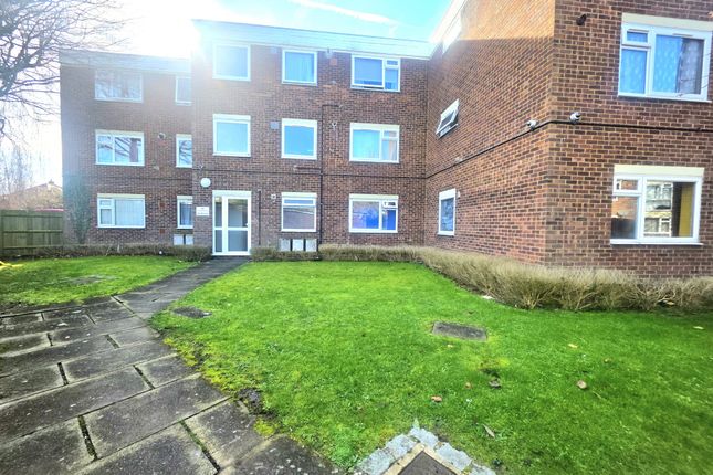 2-bed flat on Flat 6, 11, College Avenue, Harrow Weald, £300,000