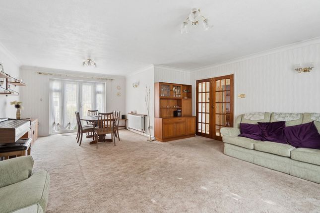 7 Rainbow Court, Watford photo 2