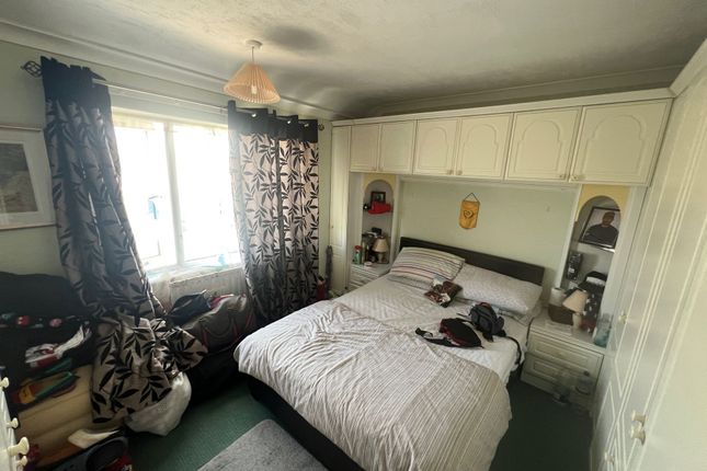 8 Byron Avenue, Grantham photo 5