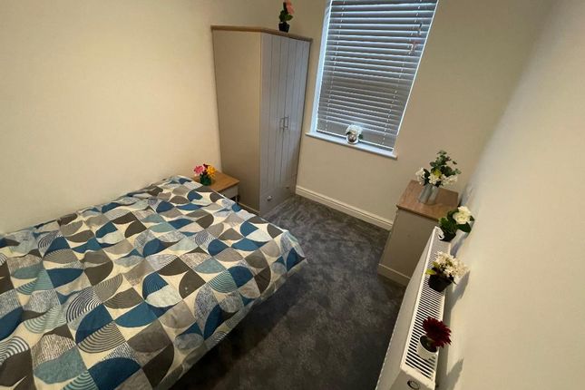 8, Marcus Grove, Manchester photo 5