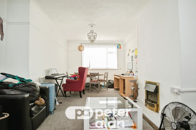 3, Graig Park Circle, Newport photo 4