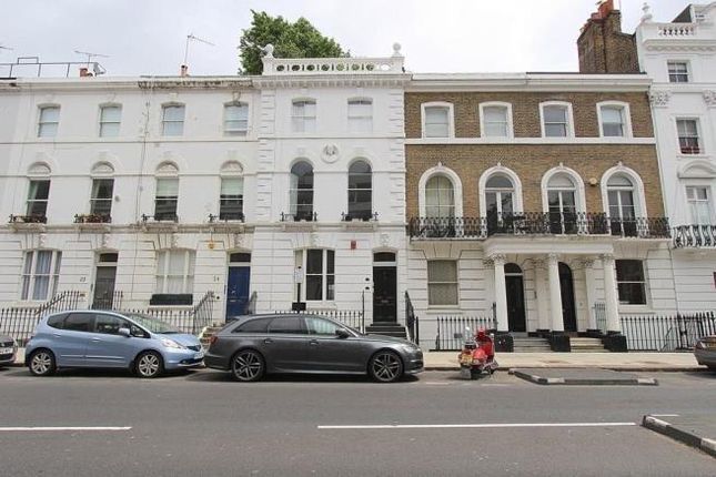 Flat to rent in Oakley Street, London