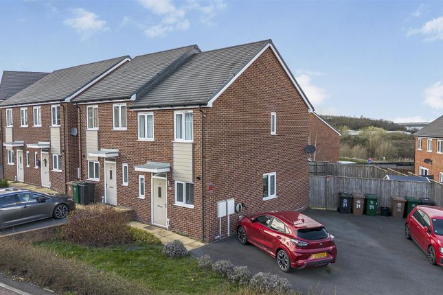 2-bed house on 31, Lamplight Way, Castle Gresley, £210,000