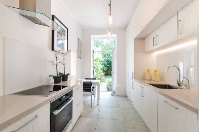 Thumbnail Flat to rent in Edith Grove, South Kensington, London