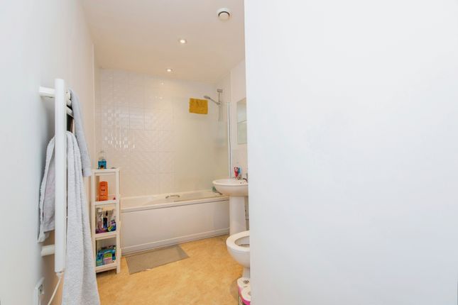 Flat for sale in Bramall Lane, Sheffield, South Yorkshire
