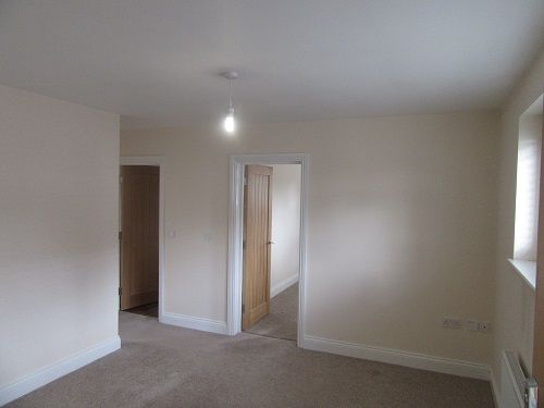Flat to rent in Hockley, Essex