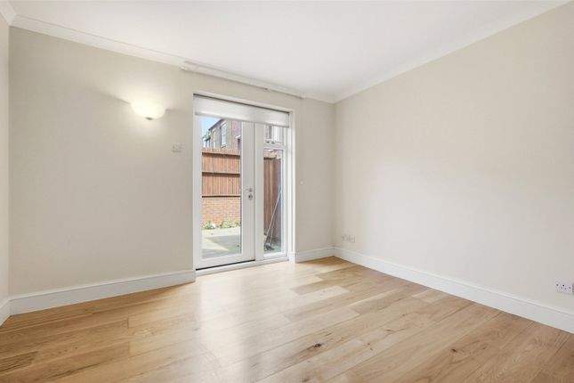 Flat 1, 36, Daventry Street, London photo 5