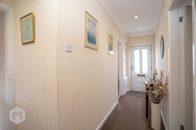8 Wigshaw Lane, Warrington photo 2