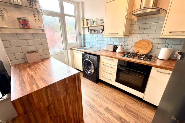 14, Fir Grove, Blackpool photo 3
