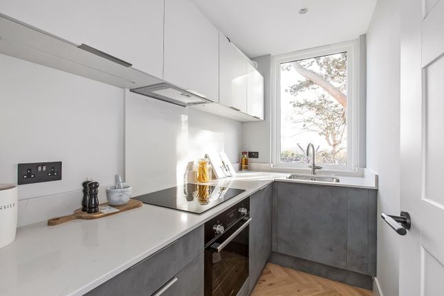 Flat 2B, Evergreen Place, London photo 3