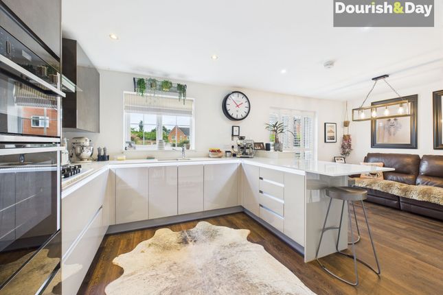 14 Badgers Croft, Market Drayton photo 3