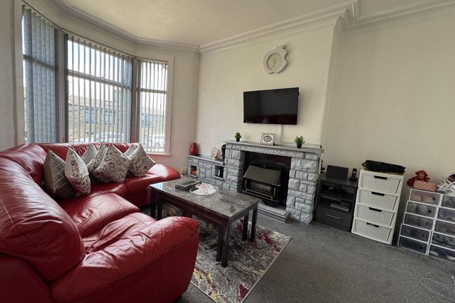 22, Thornton Lane, BRADFORD photo 4