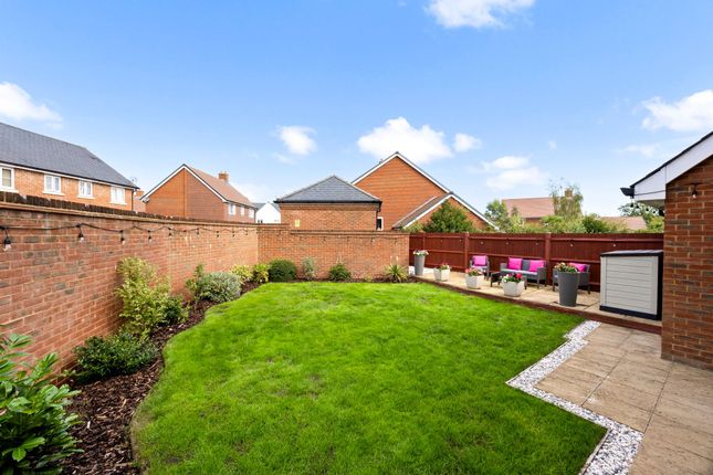 14 Trefoil Road, Hailsham photo 4