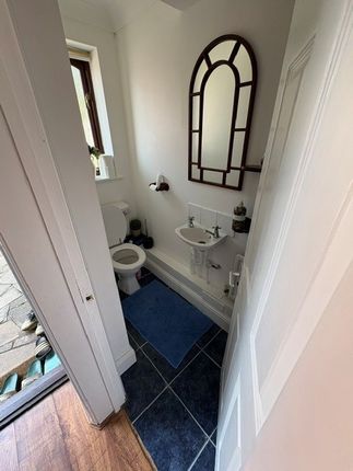 25, Harwood Close, Wembley photo 5