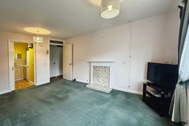 Flat 14, Magnolia Court,, Headley Road East, Reading photo 2