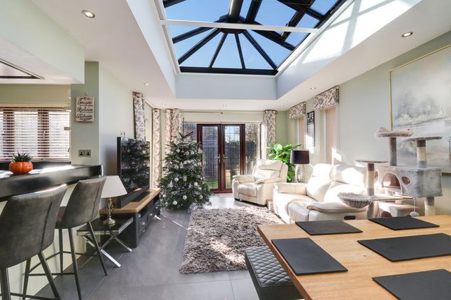 4, Bishops Grove, Windlesham photo 3