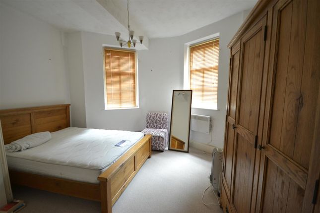 Flat for sale in Stoneygate Road, Leicester
