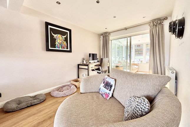 38, Acaster Drive, Leeds photo 3