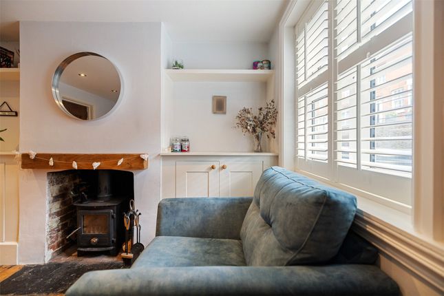 28, Lower Street, Surrey photo 4