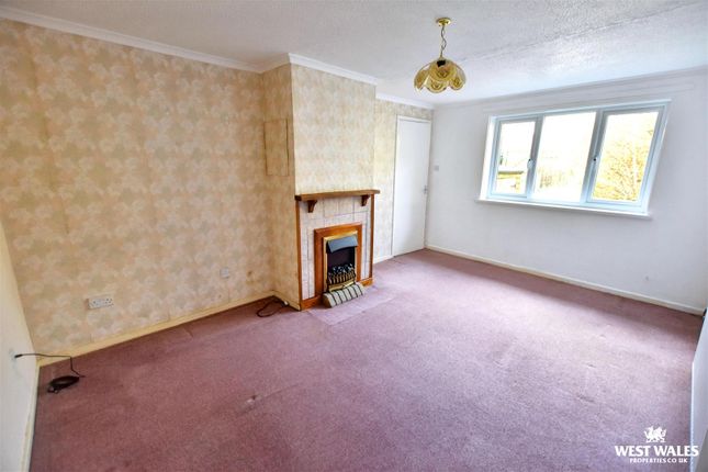 15, Burgage Green Close, Haverfordwest photo 3
