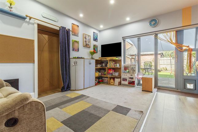 15, Meadow Drive, Henfield photo 4