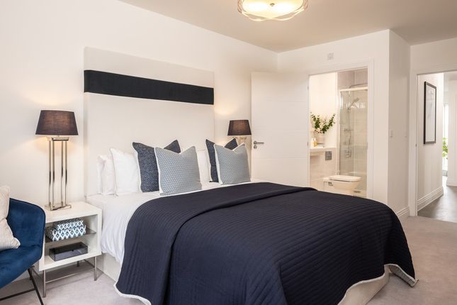26, Thorpe Lea Road, Egham, Tw20 8Hy photo 3